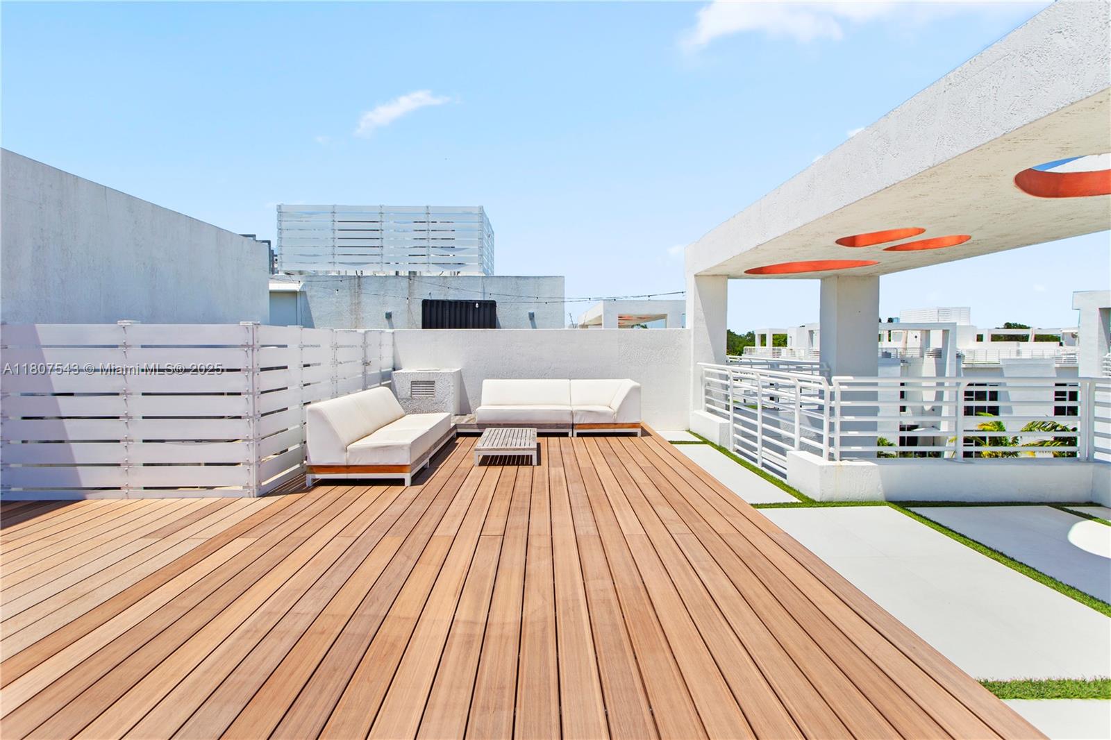 ONE BAY CONDO - Residential