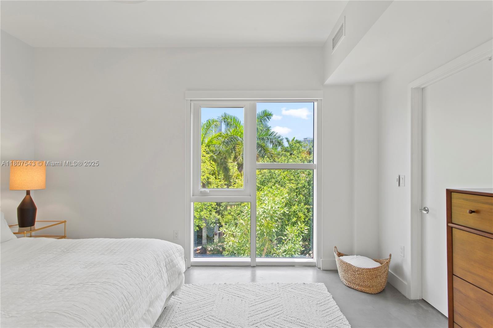 ONE BAY CONDO - Residential