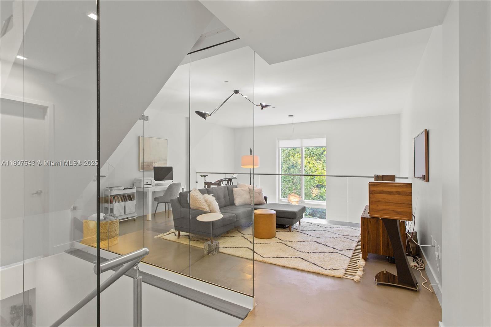 ONE BAY CONDO - Residential