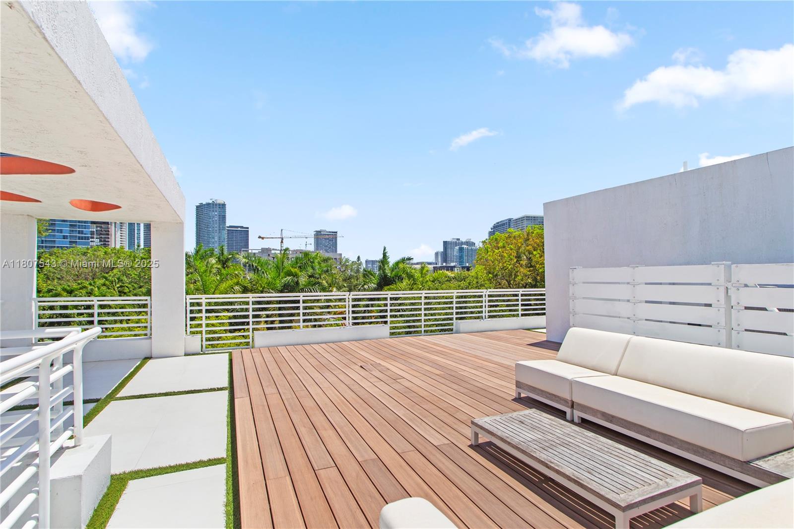 ONE BAY CONDO - Residential