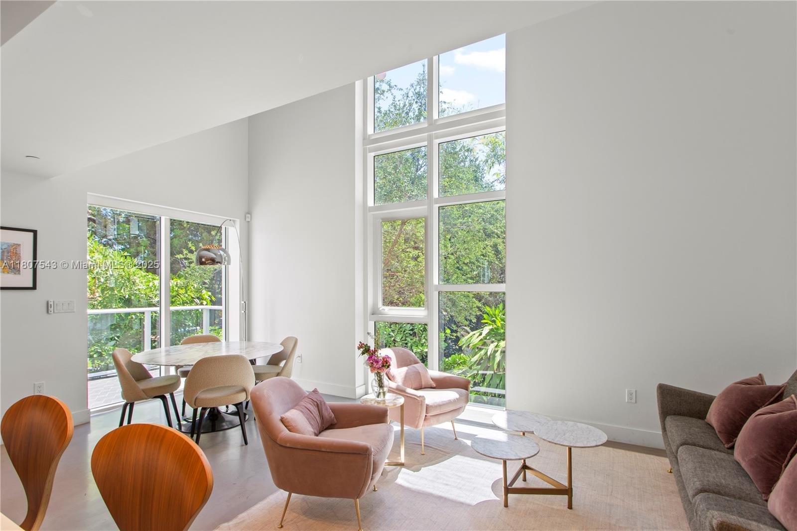 ONE BAY CONDO - Residential