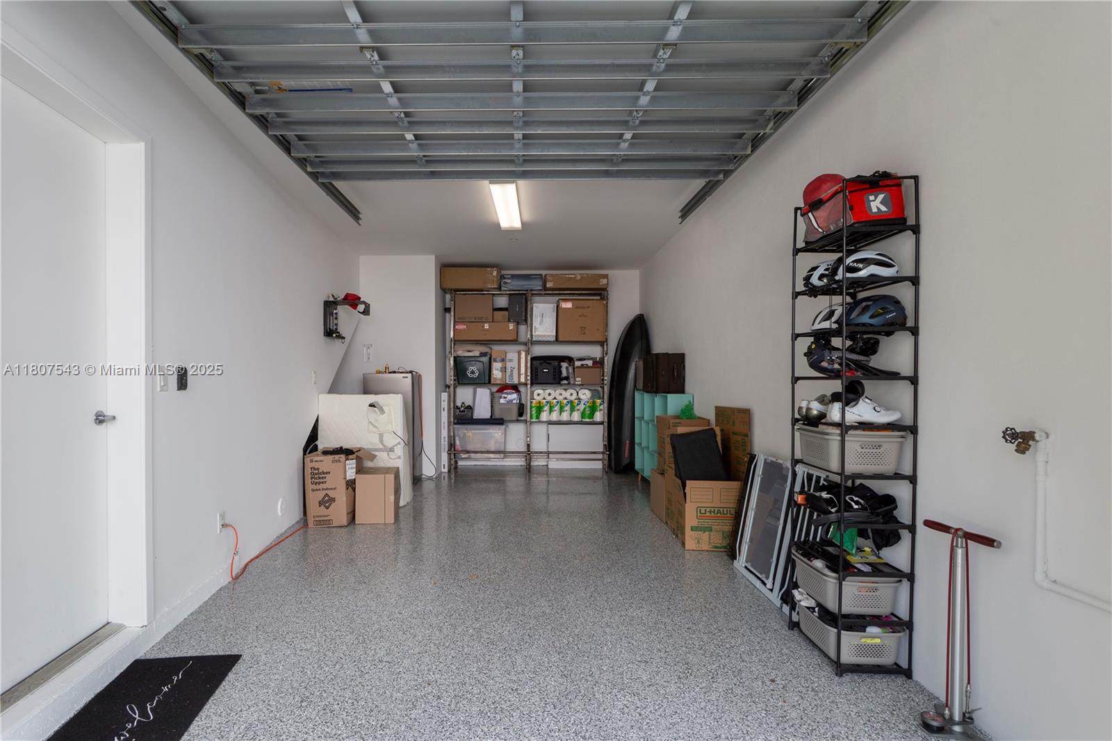 ONE BAY CONDO - Residential