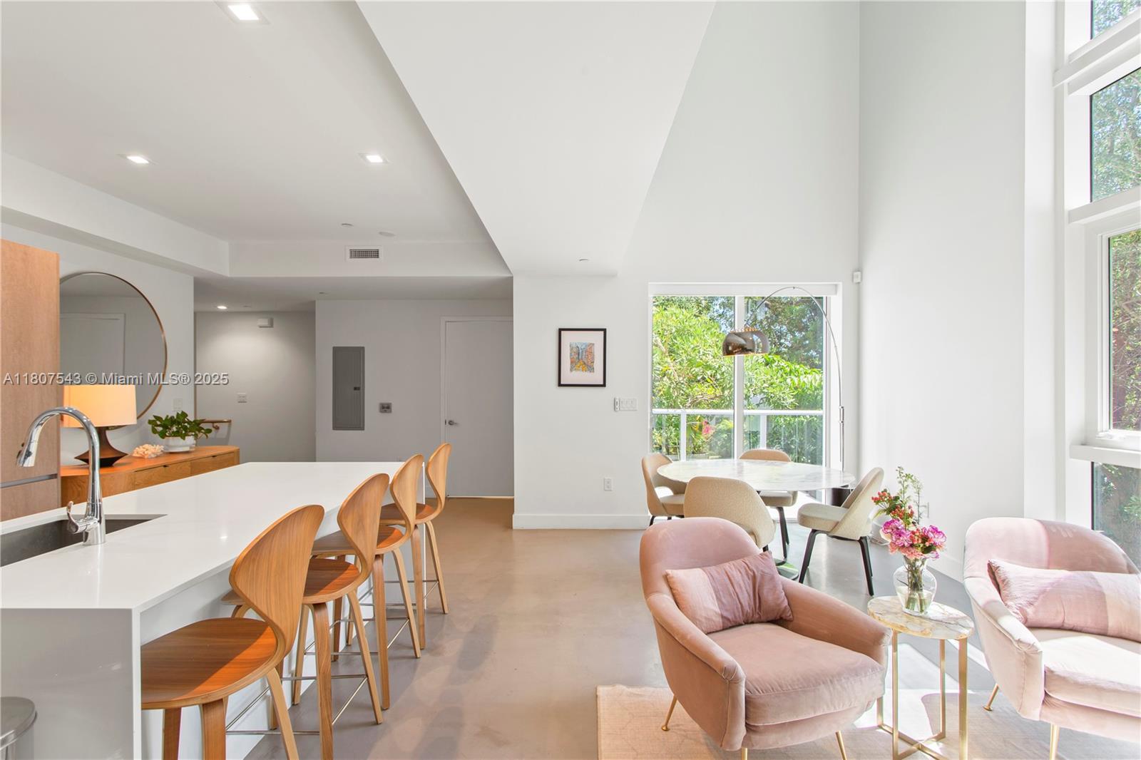 ONE BAY CONDO - Residential