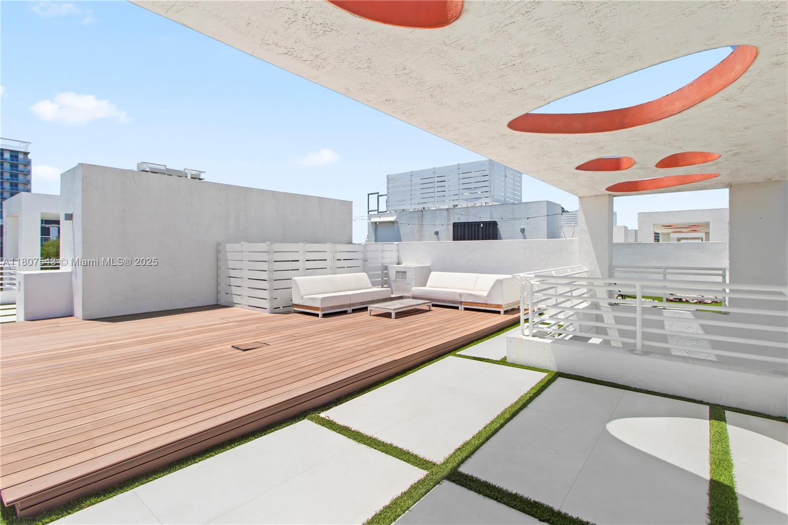 ONE BAY CONDO - Residential