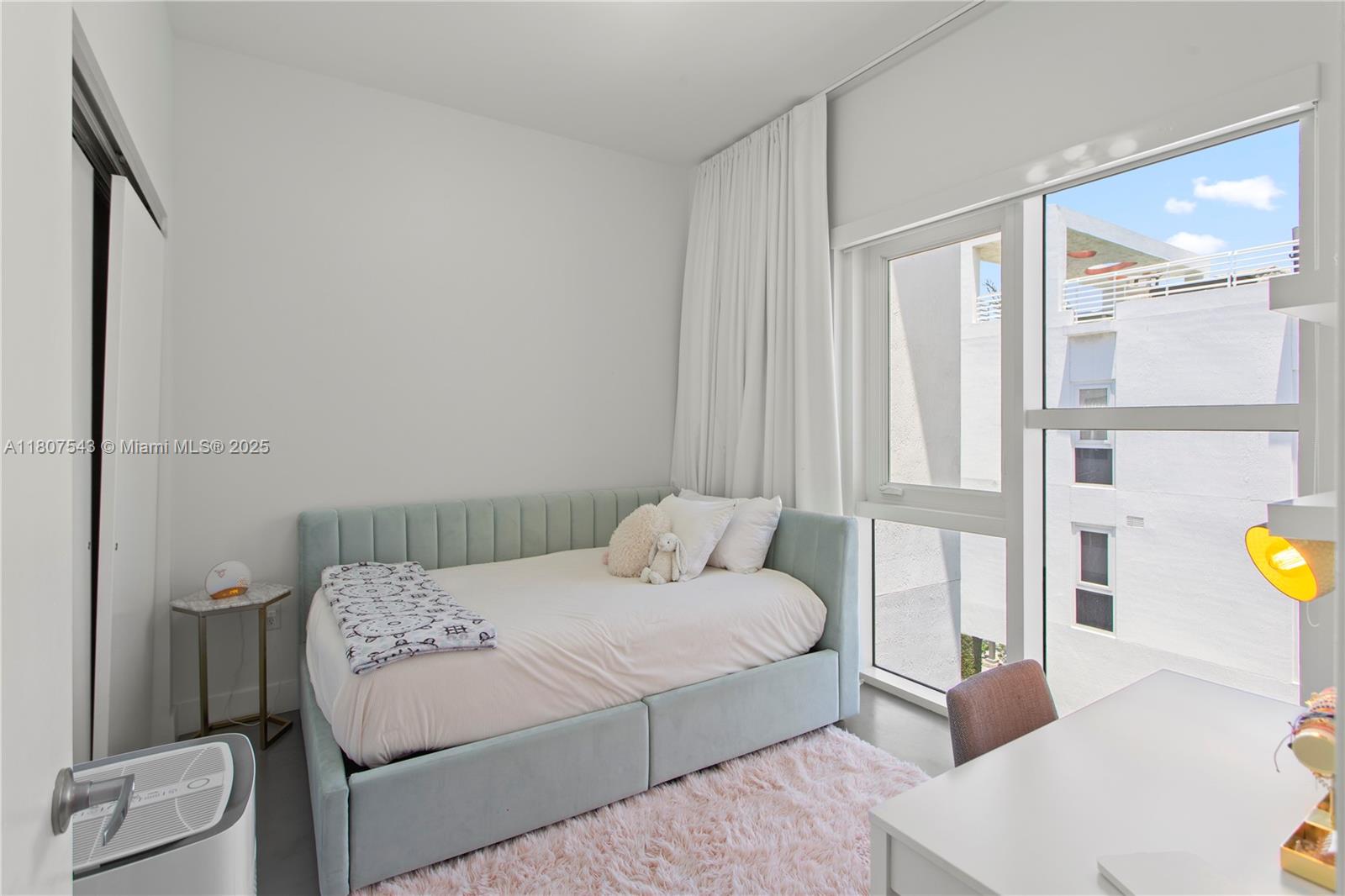 ONE BAY CONDO - Residential