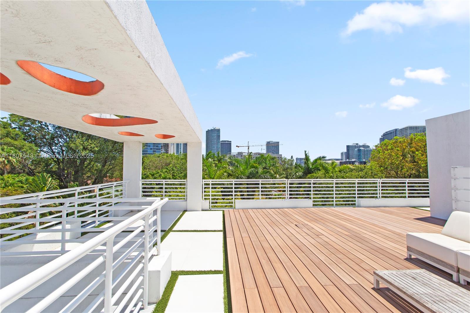 ONE BAY CONDO - Residential