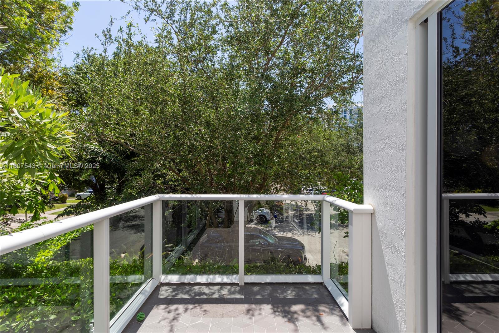 ONE BAY CONDO - Residential