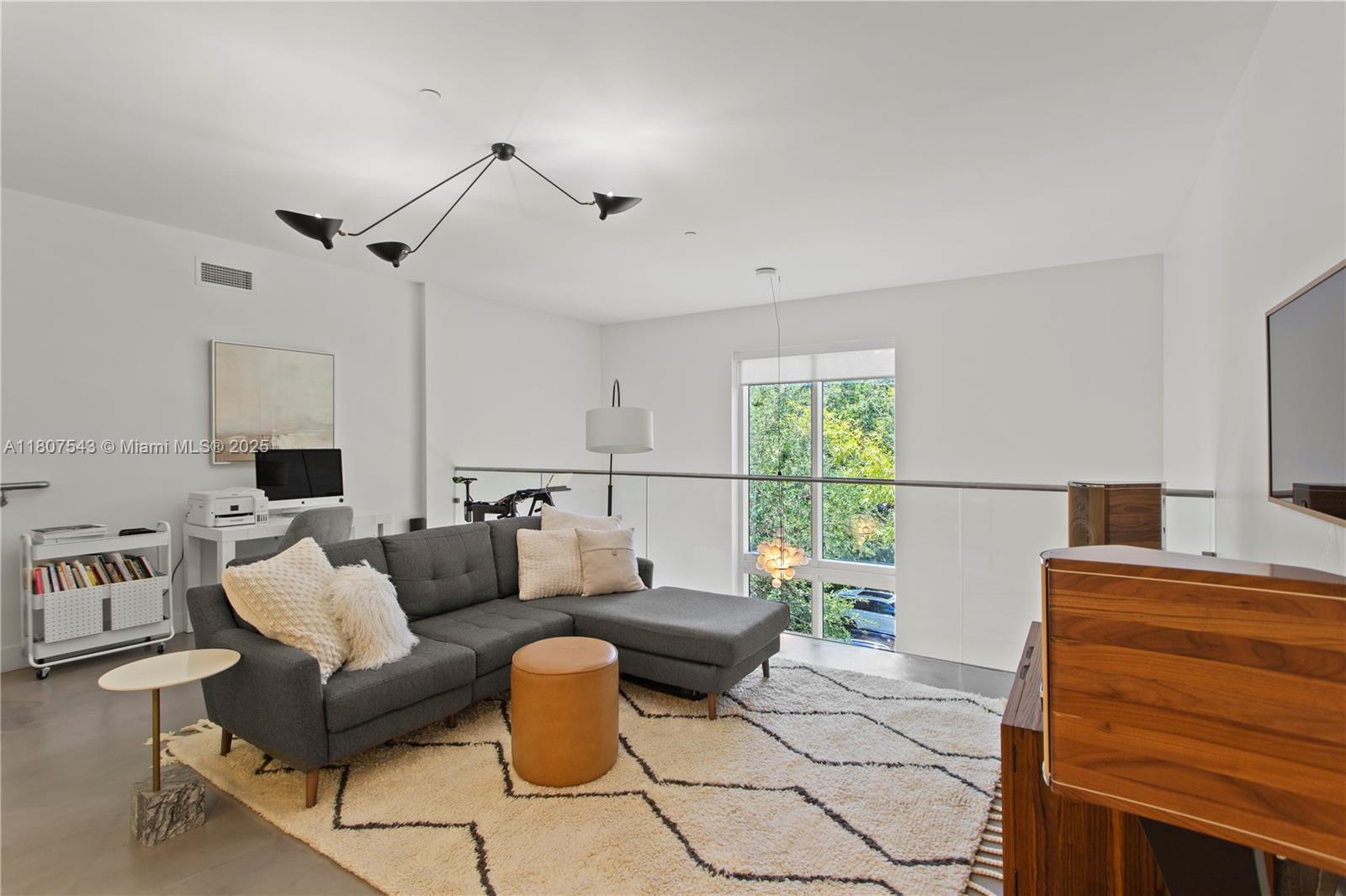 ONE BAY CONDO - Residential