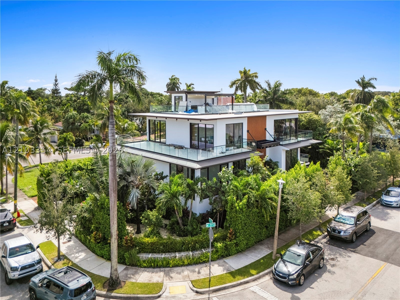 790 NE 77th Ter