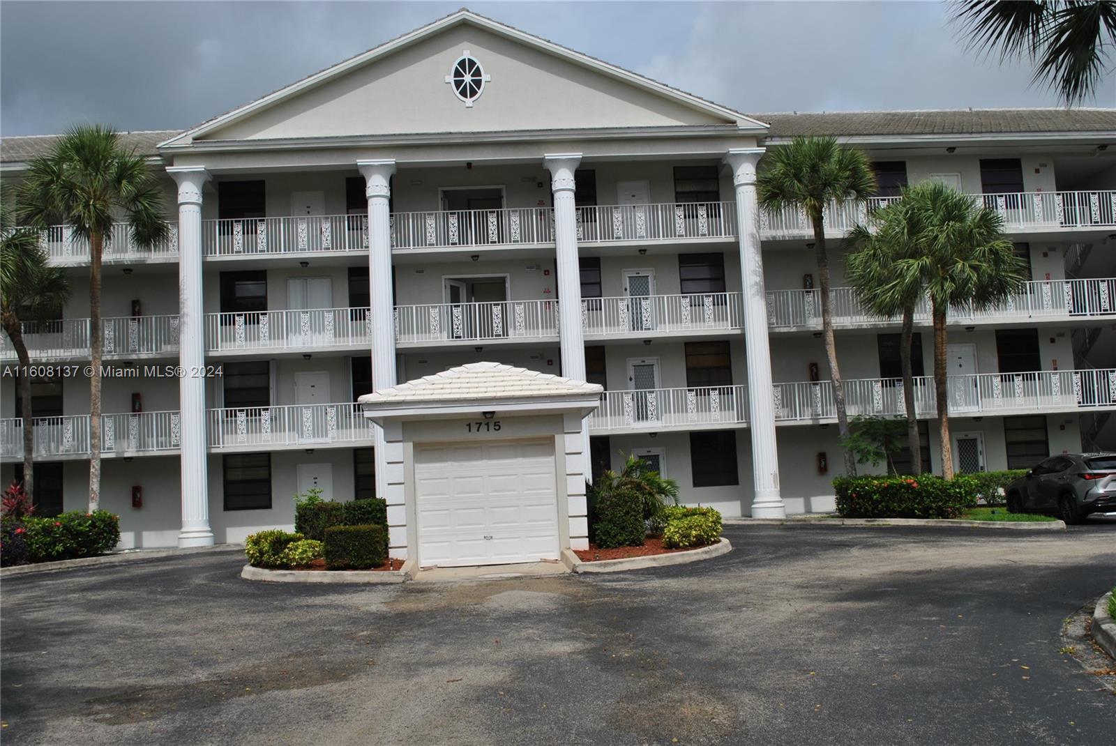 WHITEHALL CON - Residential
