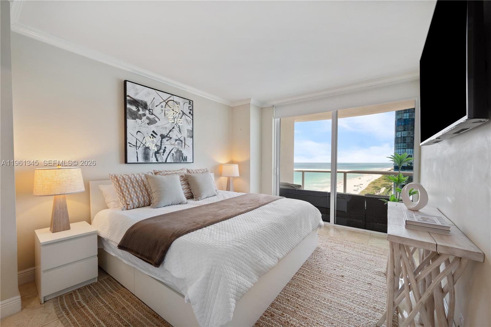 AKOYA CONDO - Residential