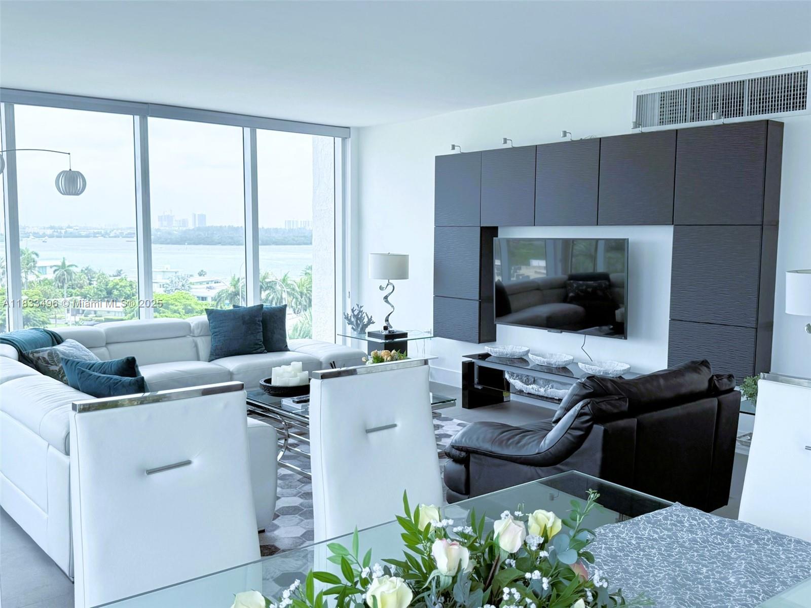 HARBOUR HOUSE - Residential