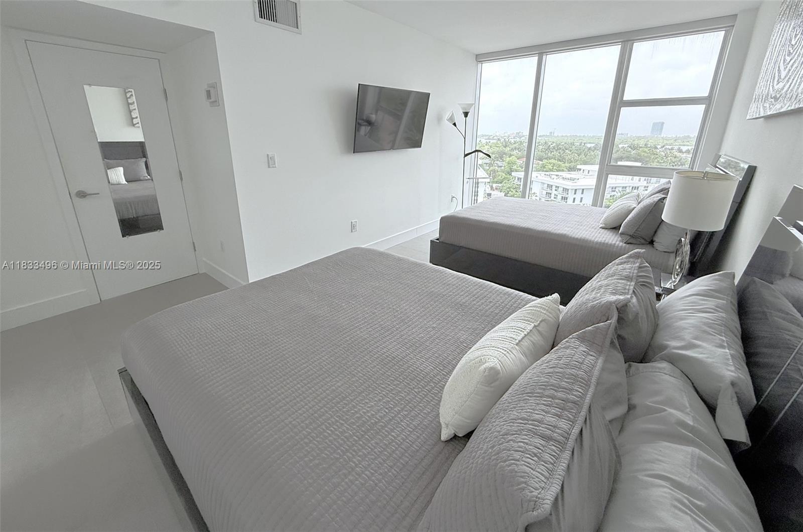 HARBOUR HOUSE - Residential