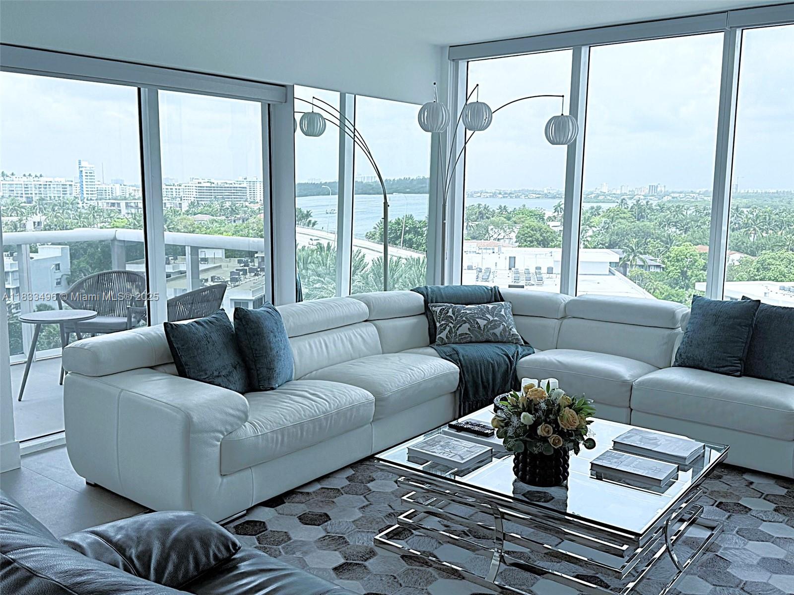 HARBOUR HOUSE - Residential