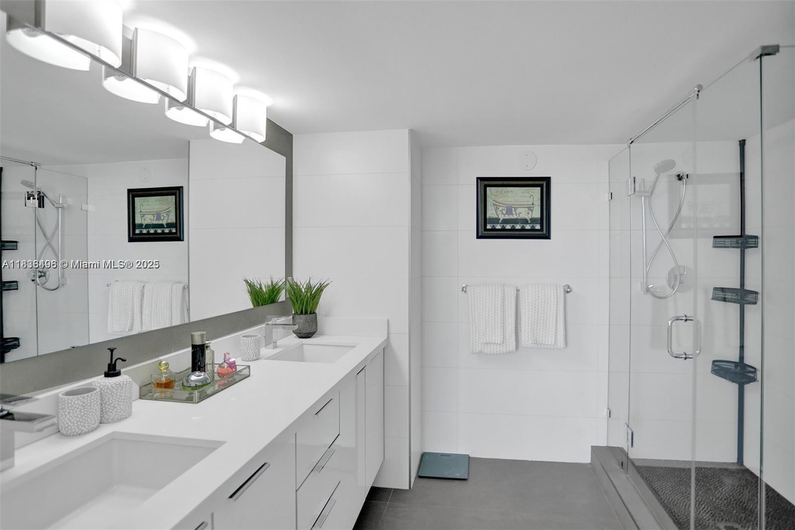 HARBOUR HOUSE - Residential