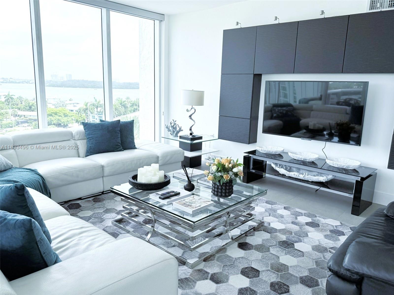 HARBOUR HOUSE - Residential