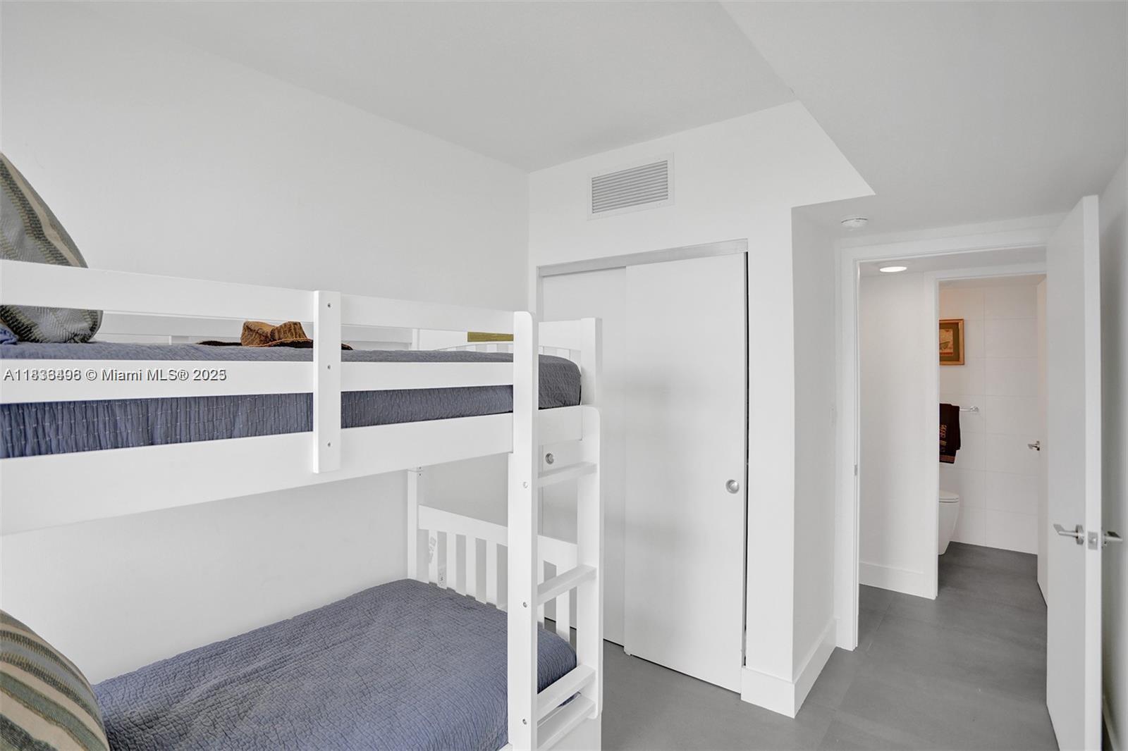 HARBOUR HOUSE - Residential