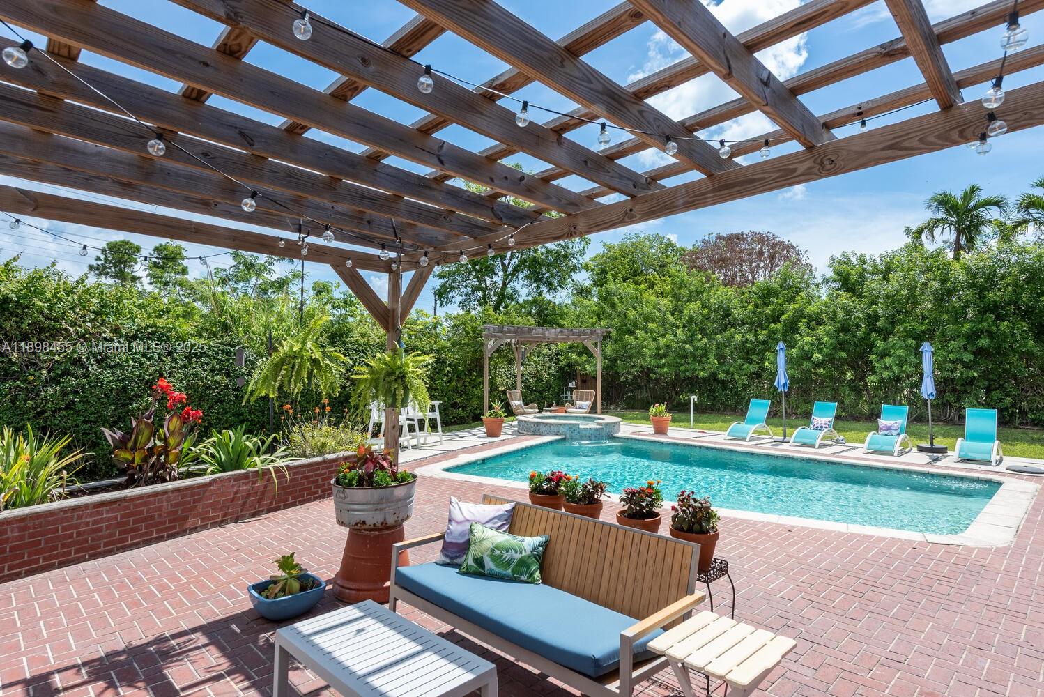 OLD CUTLER ESTATES SEC 1 - Residential