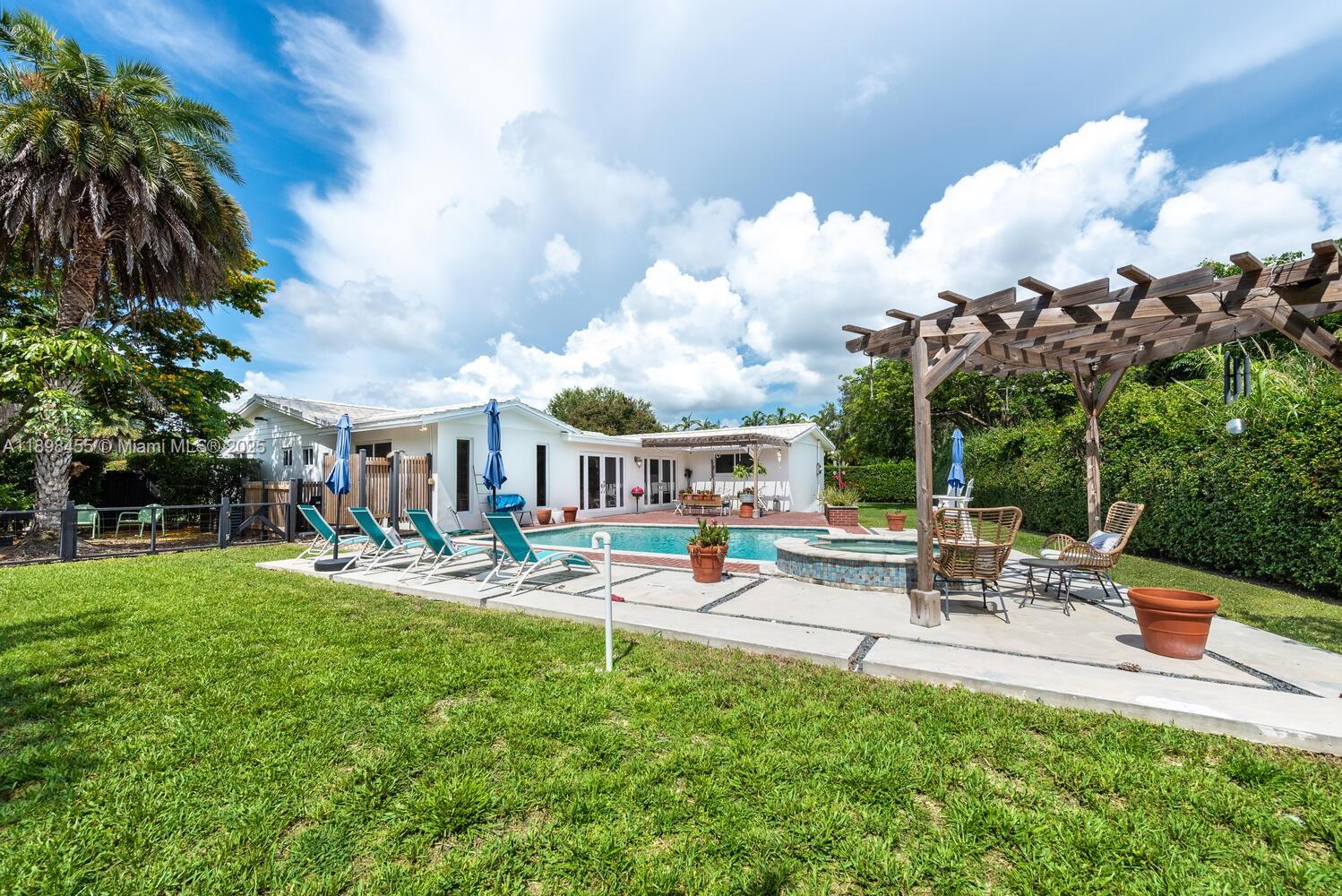 OLD CUTLER ESTATES SEC 1 - Residential