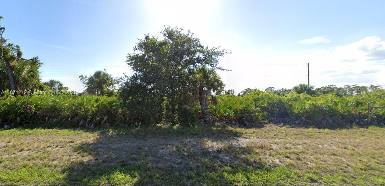 0.18 Acre Residential Lot – Perfect for Your Dream Home! Discover this prime 0.18 acre vacant lot, zoned for residential use, ideally situated near shopping, dining, parks, and recreational facilities. Enjoy the convenience of a peaceful neighborhood with easy access to major roads. This is your chance to build the perfect home in a desirable location. Don’t miss out—contact us today for more details!