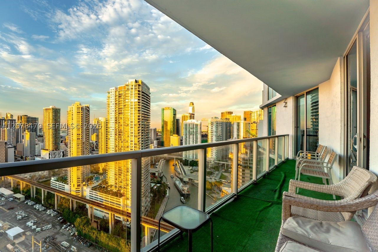 185 SW 7th St 3609
