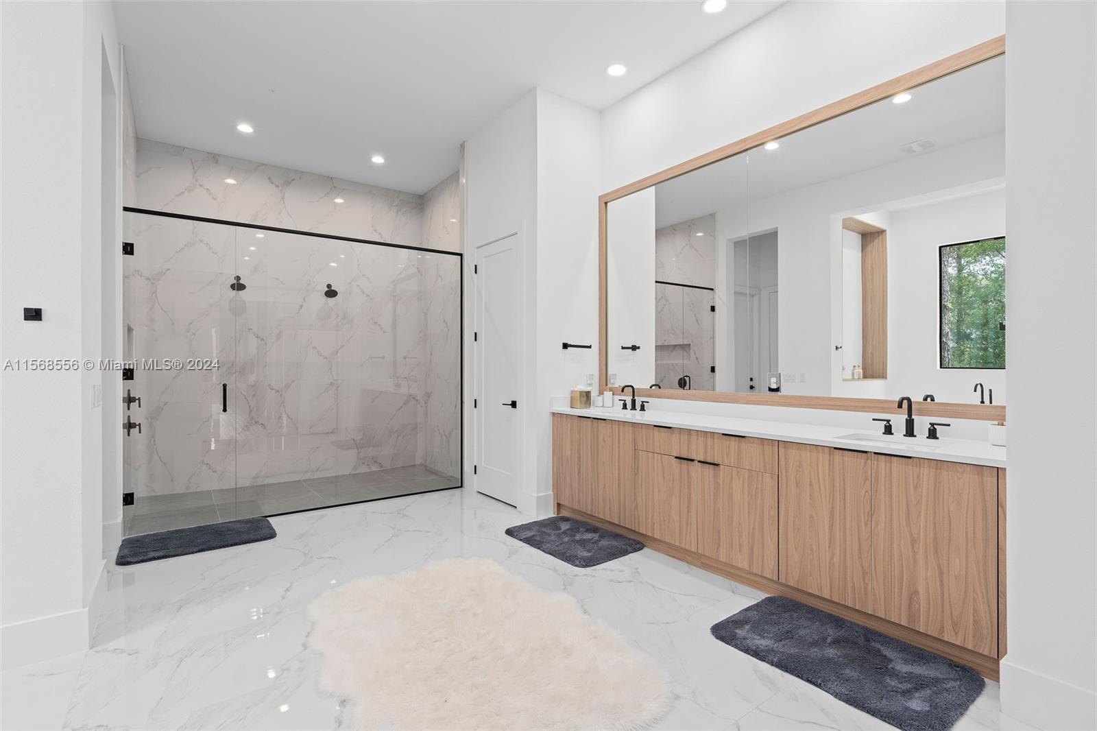 BELLA COLLINA - Residential