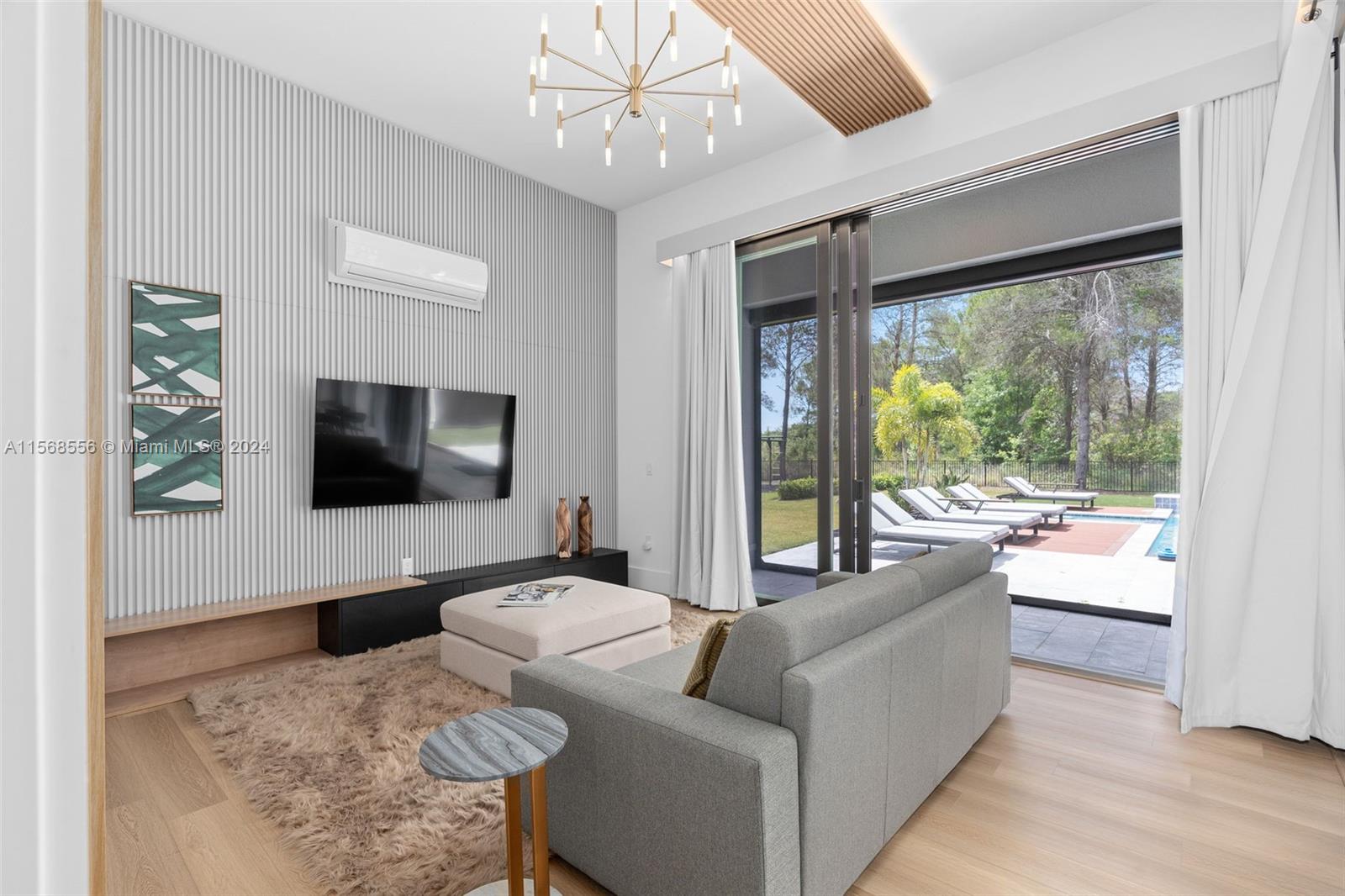 BELLA COLLINA - Residential