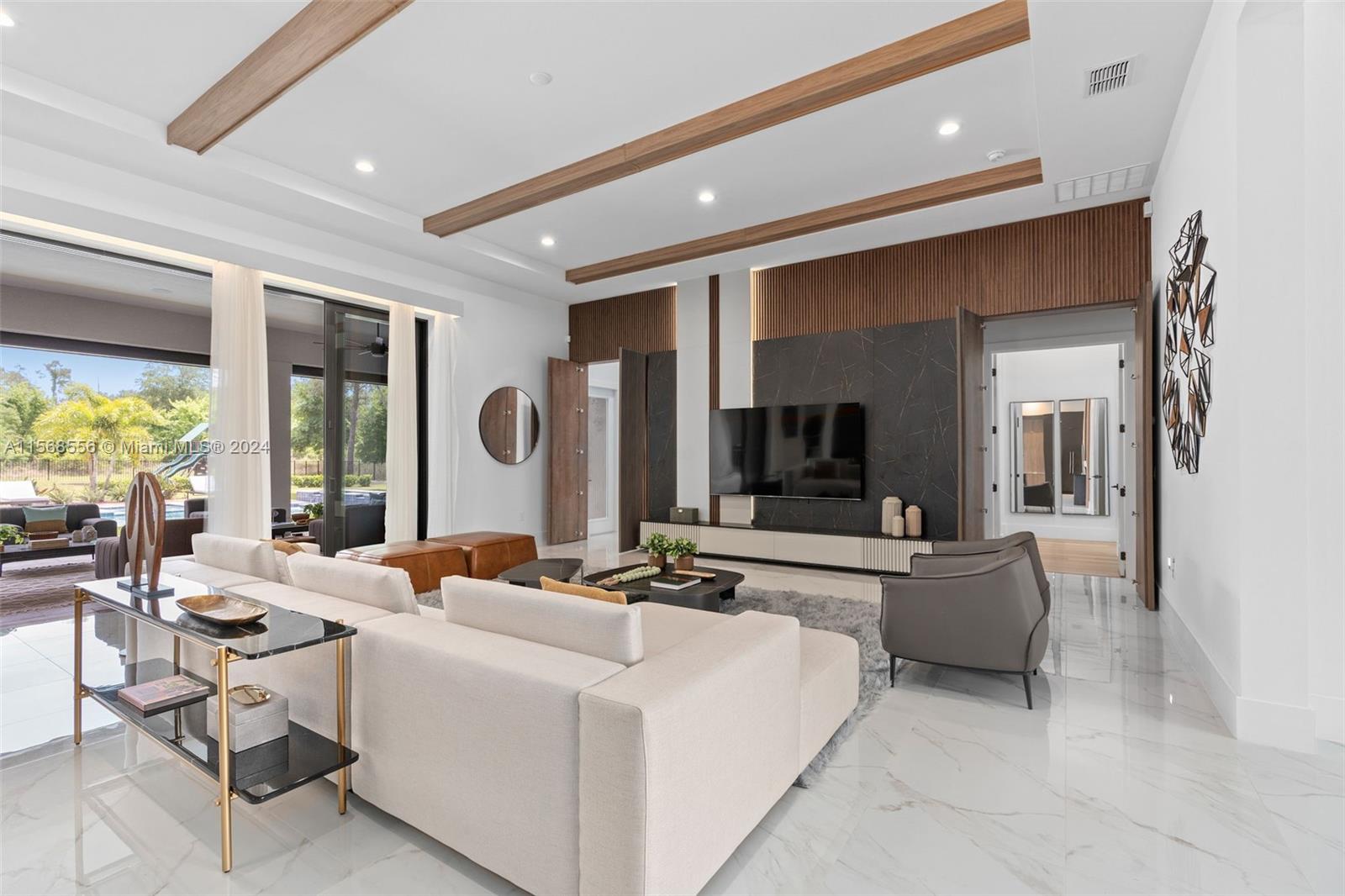 BELLA COLLINA - Residential