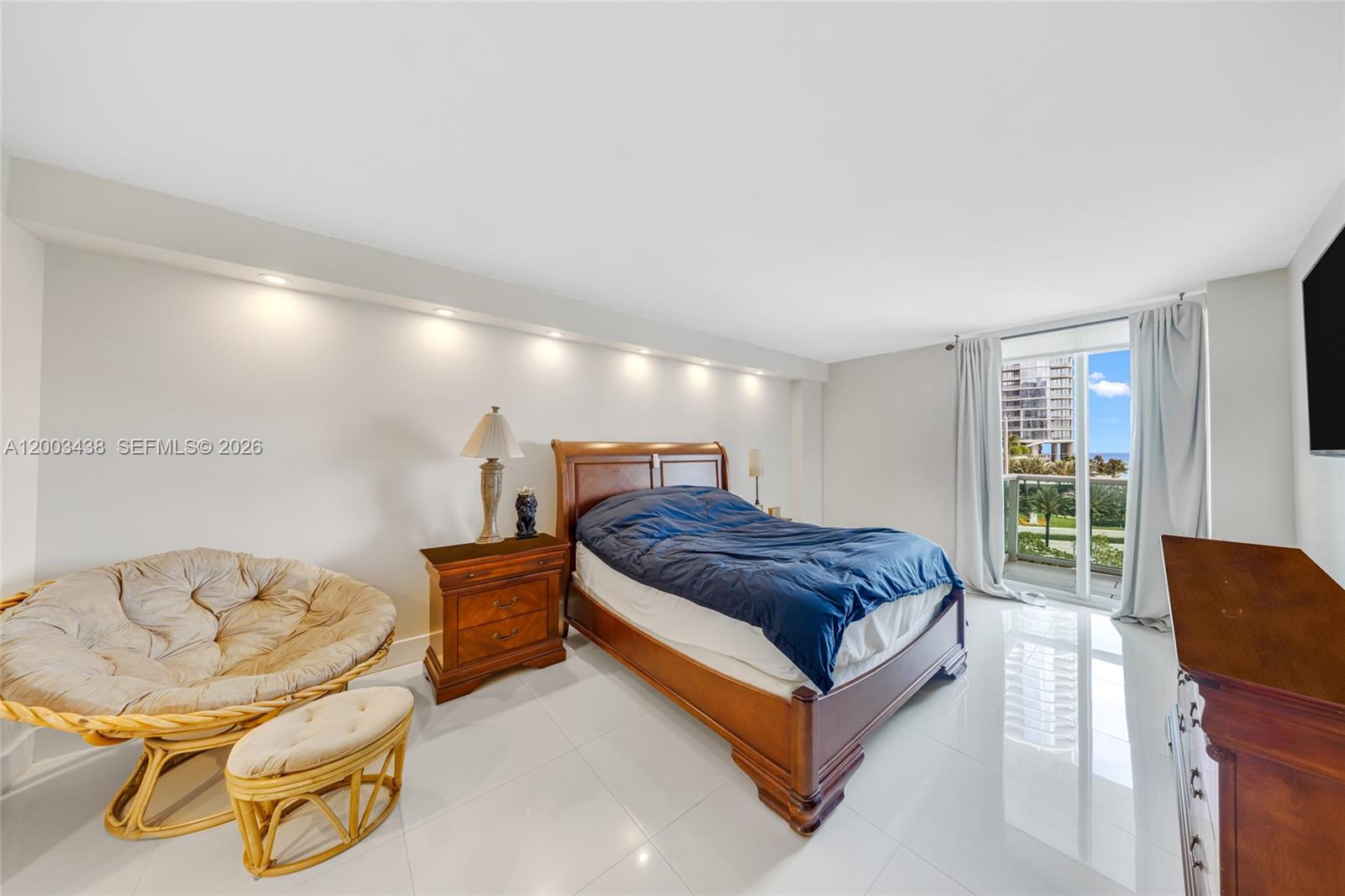 ARLEN HOUSE EAST CONDO - Residential