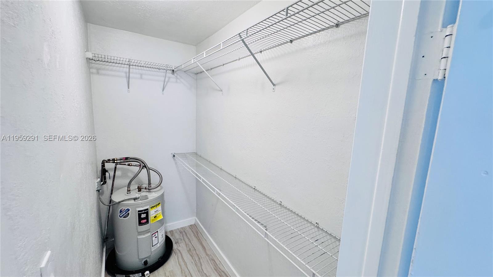 EVERGLADE LAND SALES CO - Residential Lease