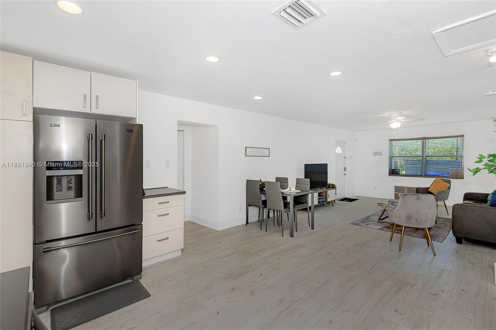 HOLLYWOOD BEACH GARDENS - Residential Lease