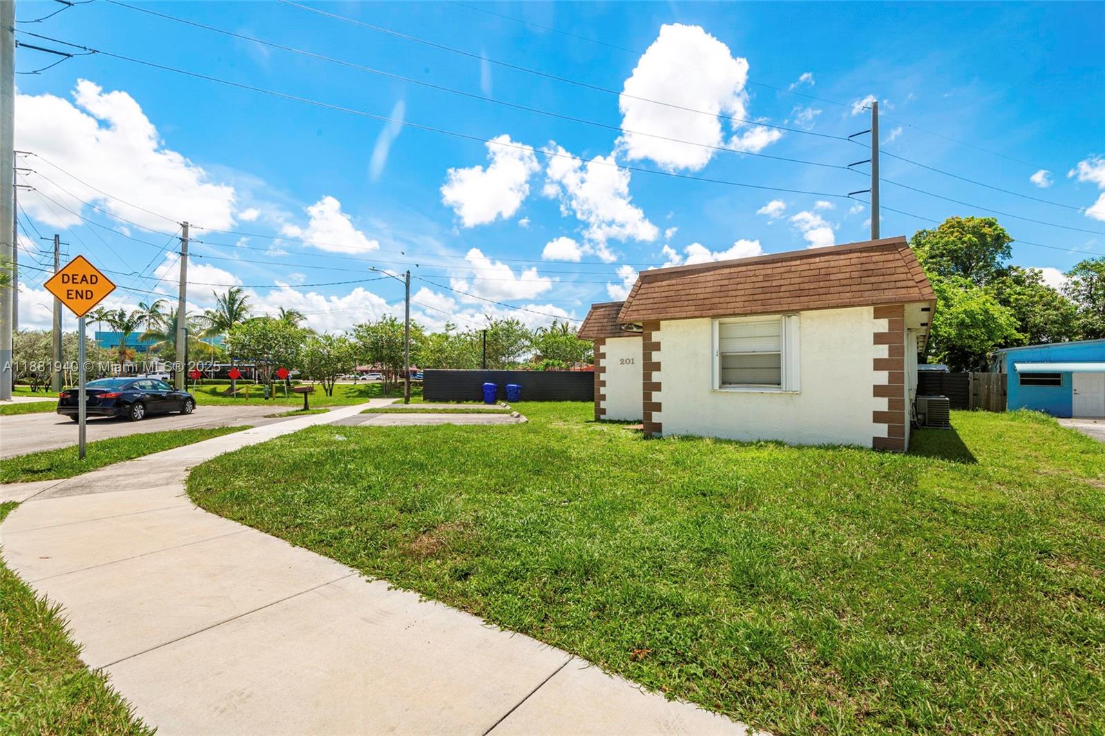 HOLLYWOOD BEACH GARDENS - Residential Lease