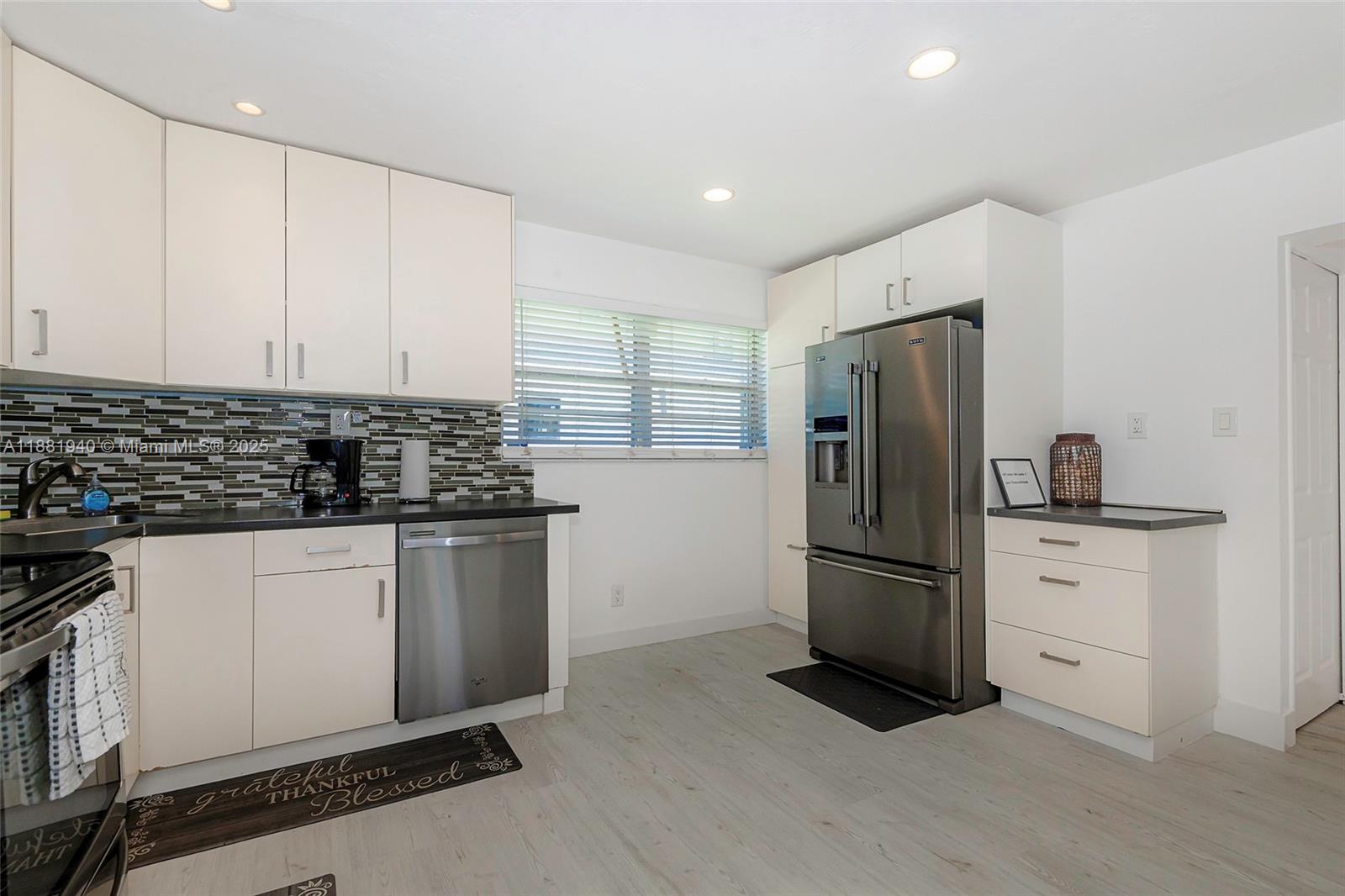 HOLLYWOOD BEACH GARDENS - Residential Lease