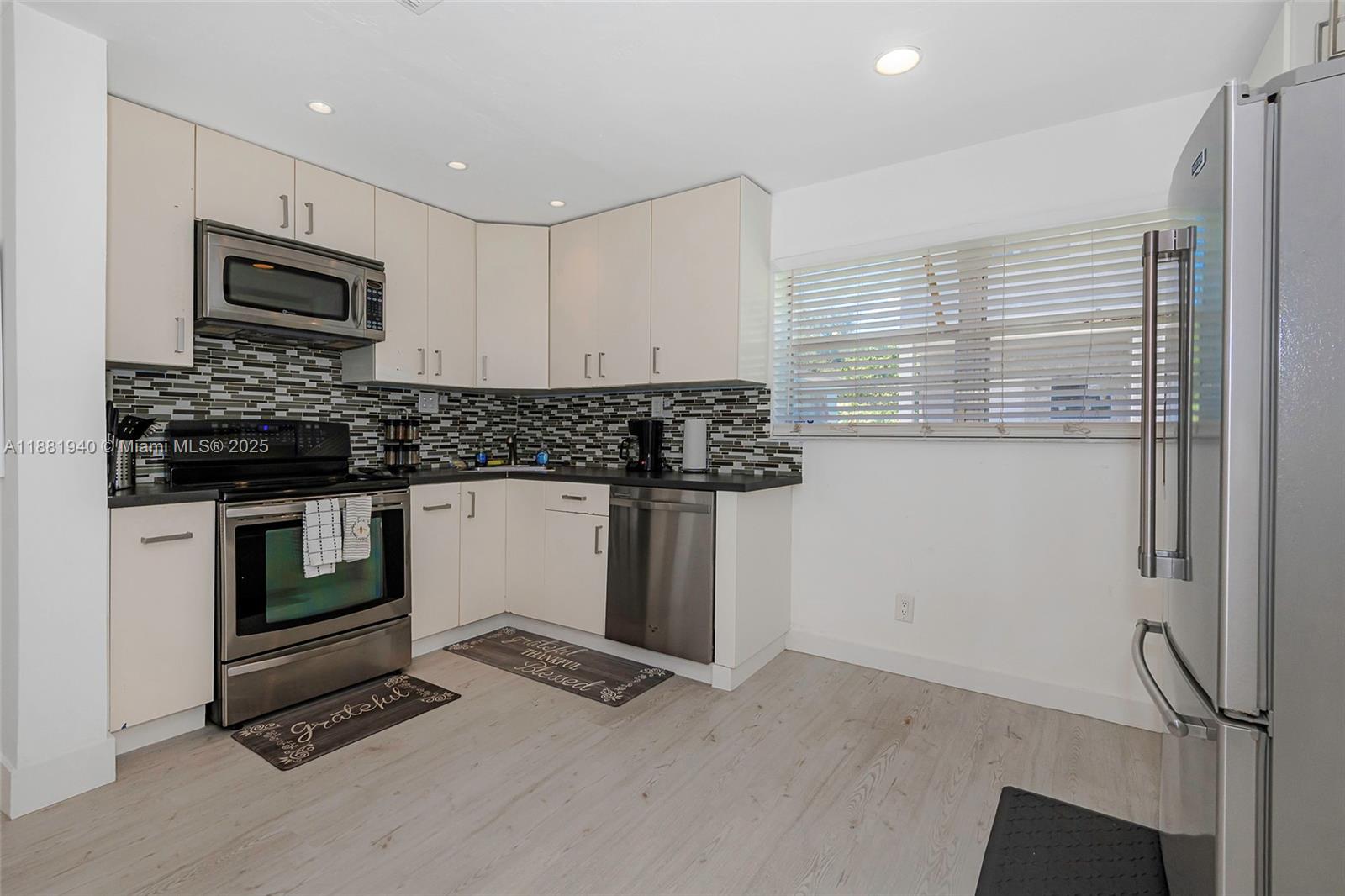 HOLLYWOOD BEACH GARDENS - Residential Lease
