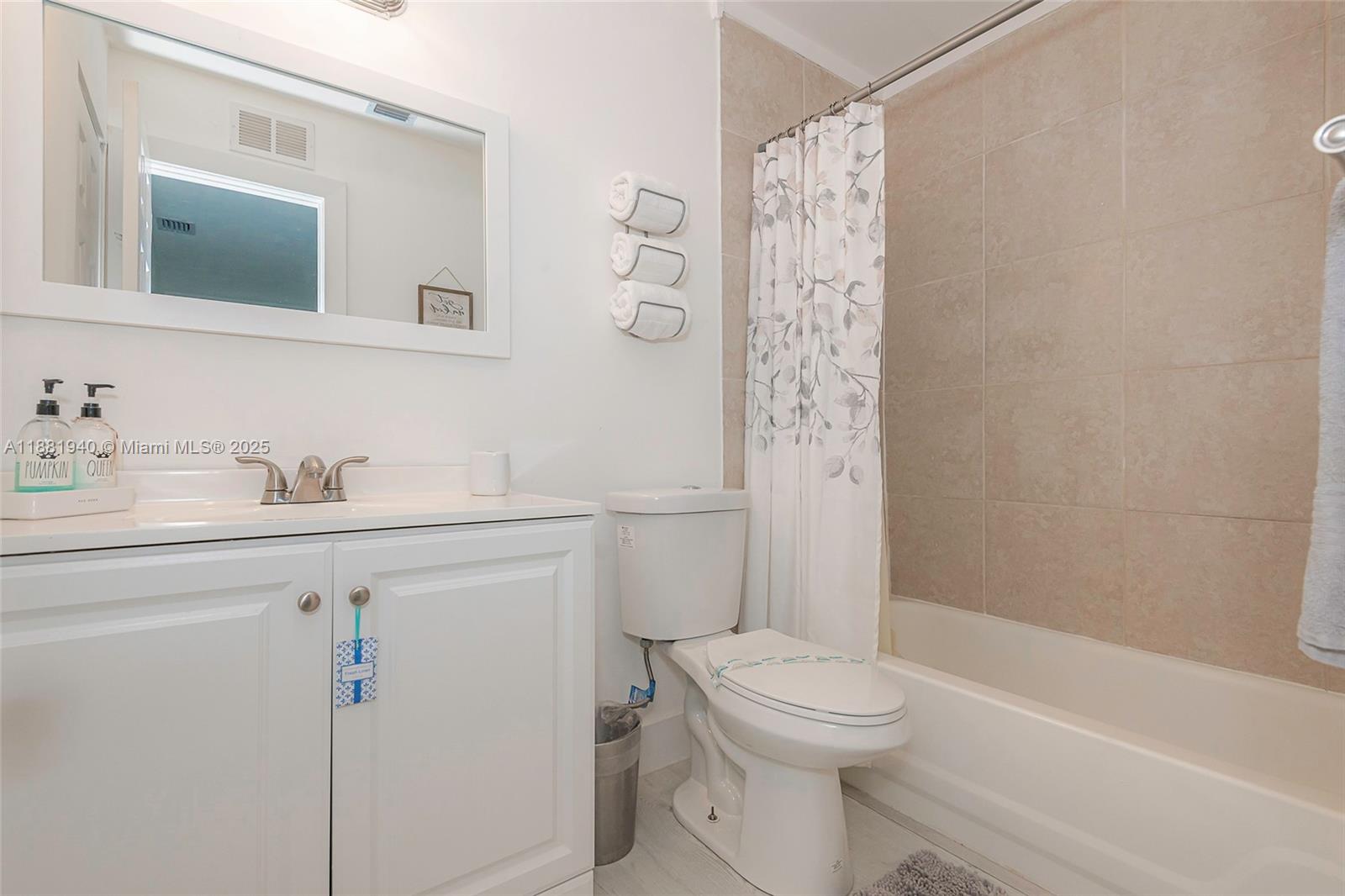 HOLLYWOOD BEACH GARDENS - Residential Lease