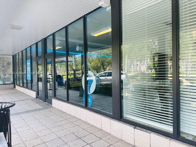 650 Crandon Blvd 16