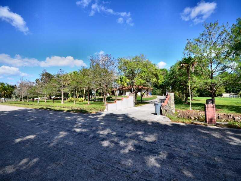 SUNSHINE RANCHES - Residential