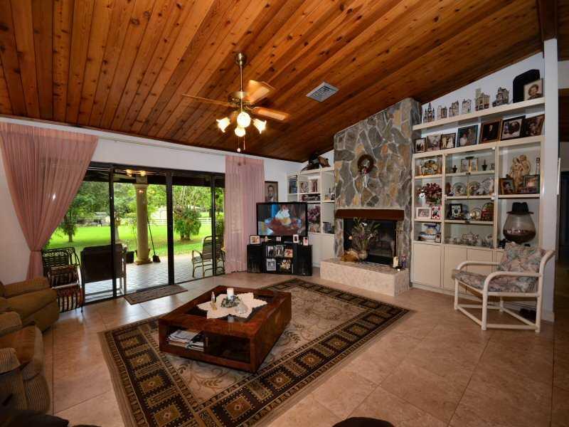 SUNSHINE RANCHES - Residential