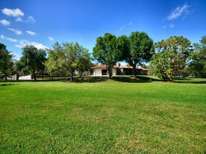 SUNSHINE RANCHES - Residential