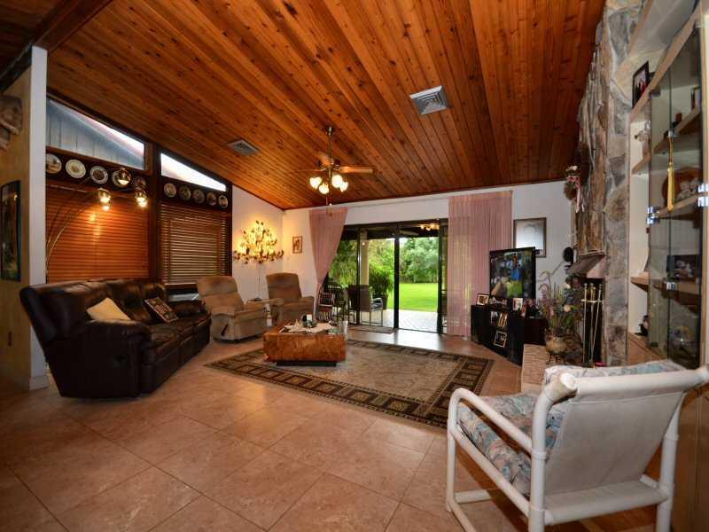 SUNSHINE RANCHES - Residential