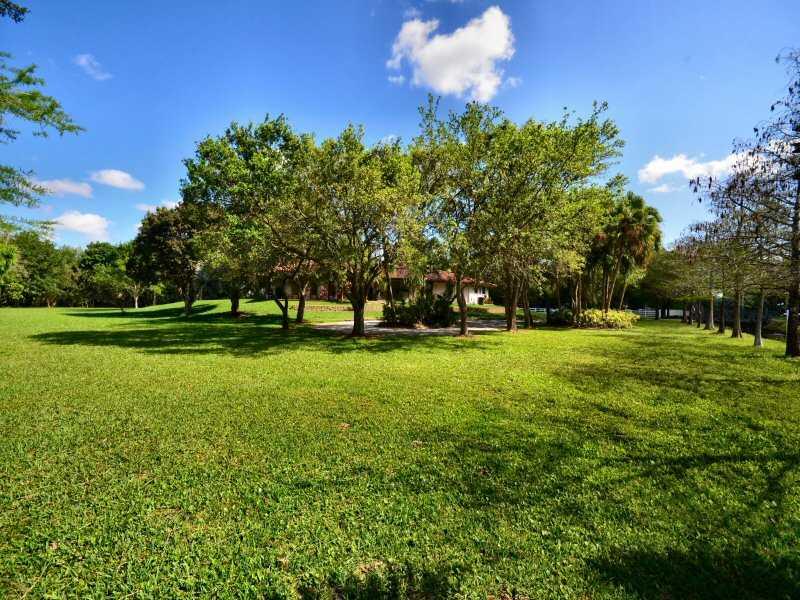 SUNSHINE RANCHES - Residential