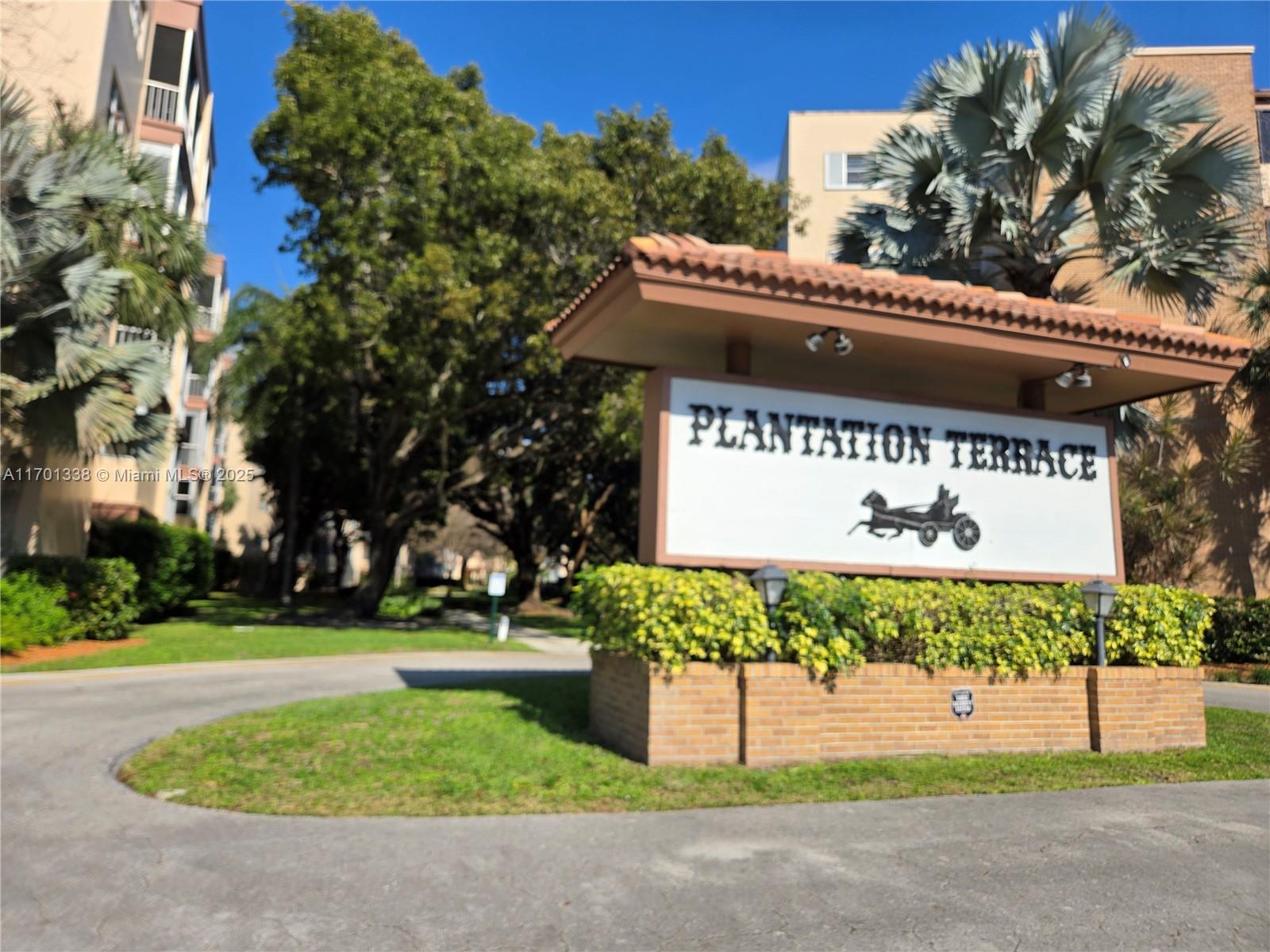 PLANTATION TERRACE CONDO - Residential