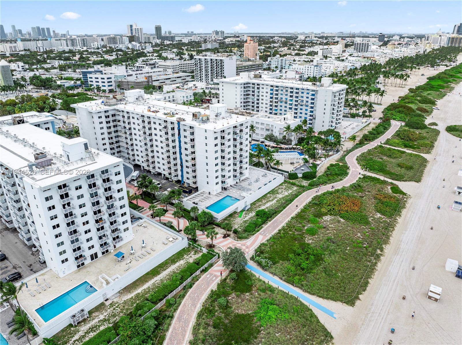 THE PRESIDENTIAL CONDO - Residential