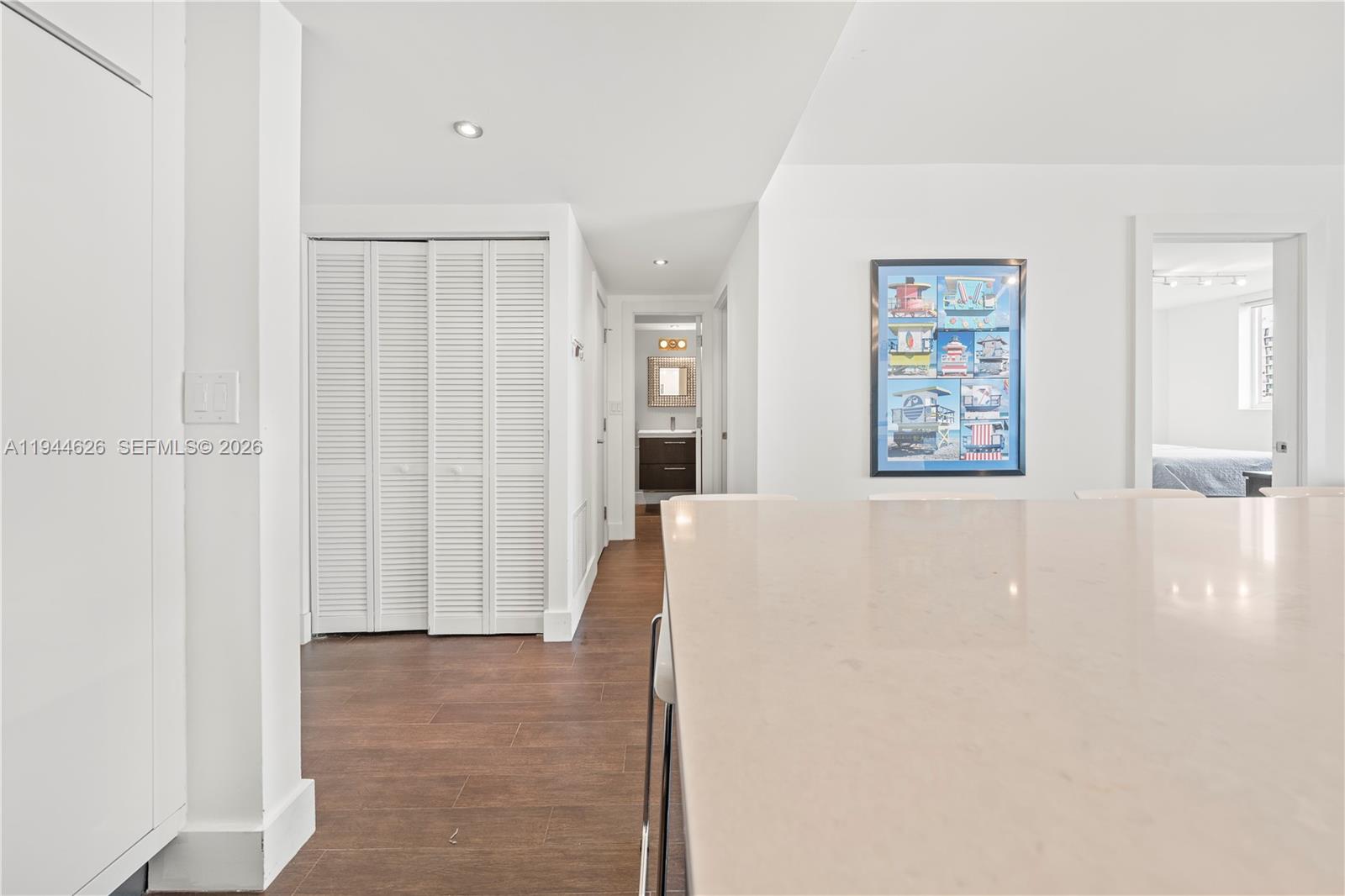 THE PRESIDENTIAL CONDO - Residential