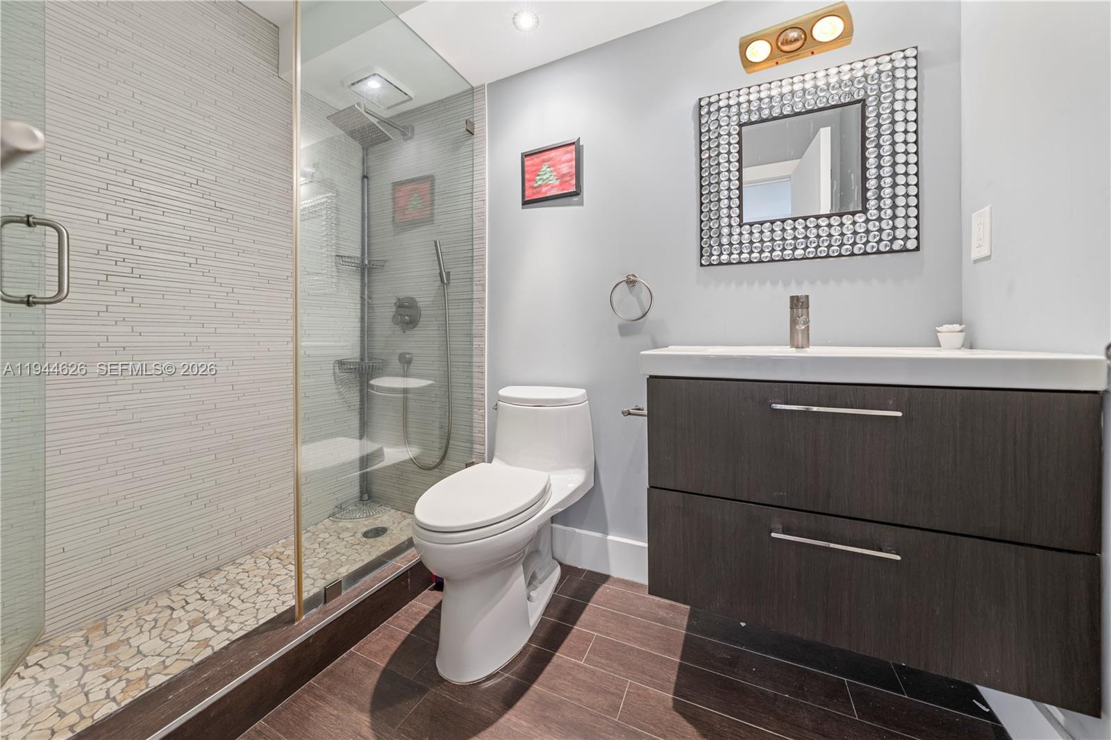 THE PRESIDENTIAL CONDO - Residential