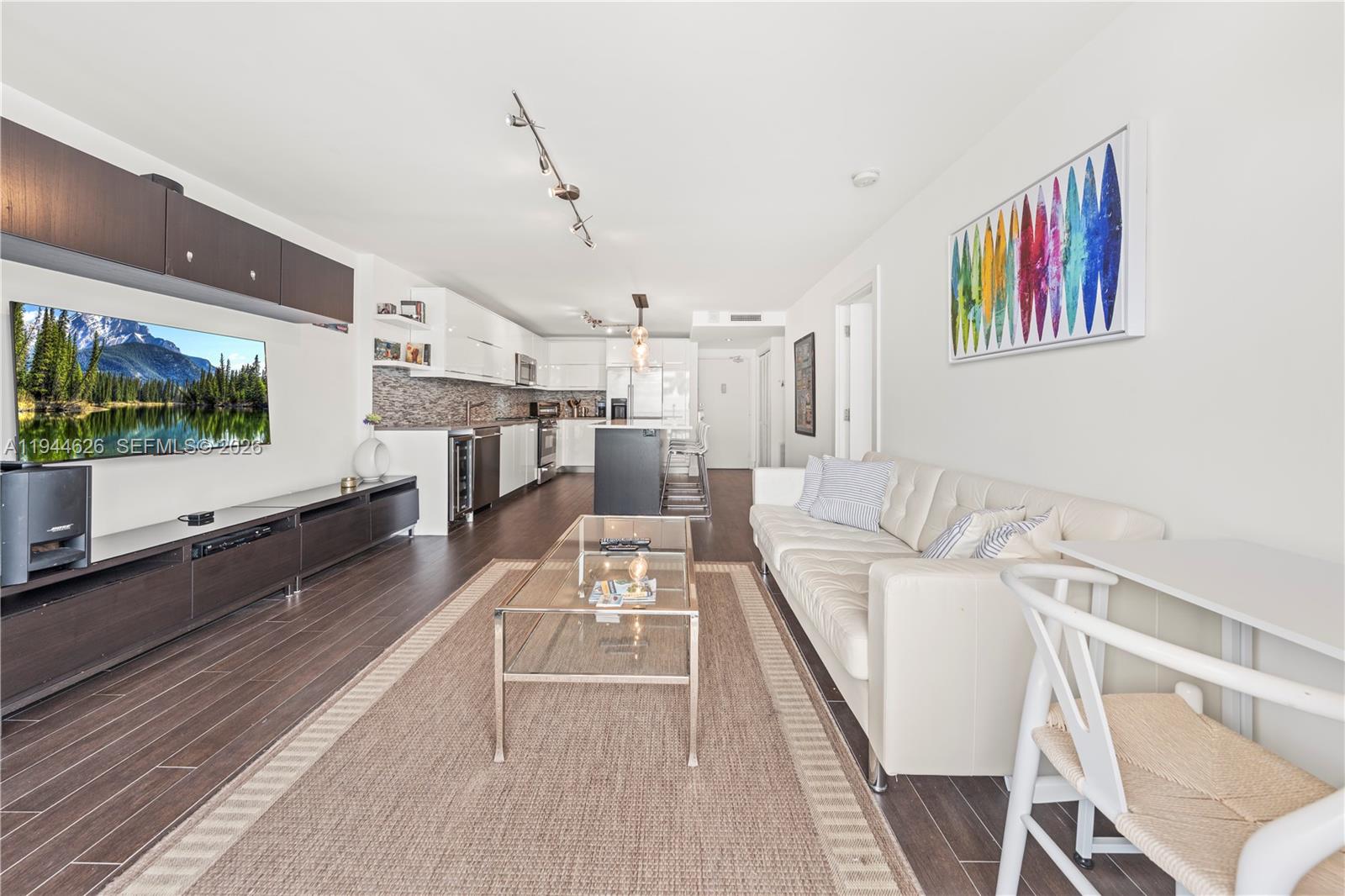 THE PRESIDENTIAL CONDO - Residential