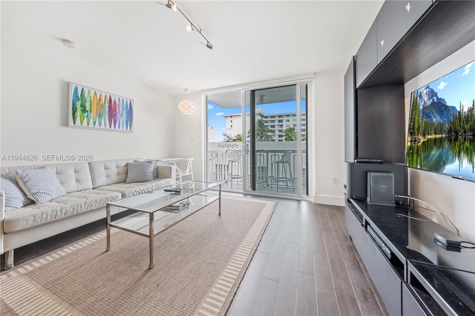 THE PRESIDENTIAL CONDO - Residential