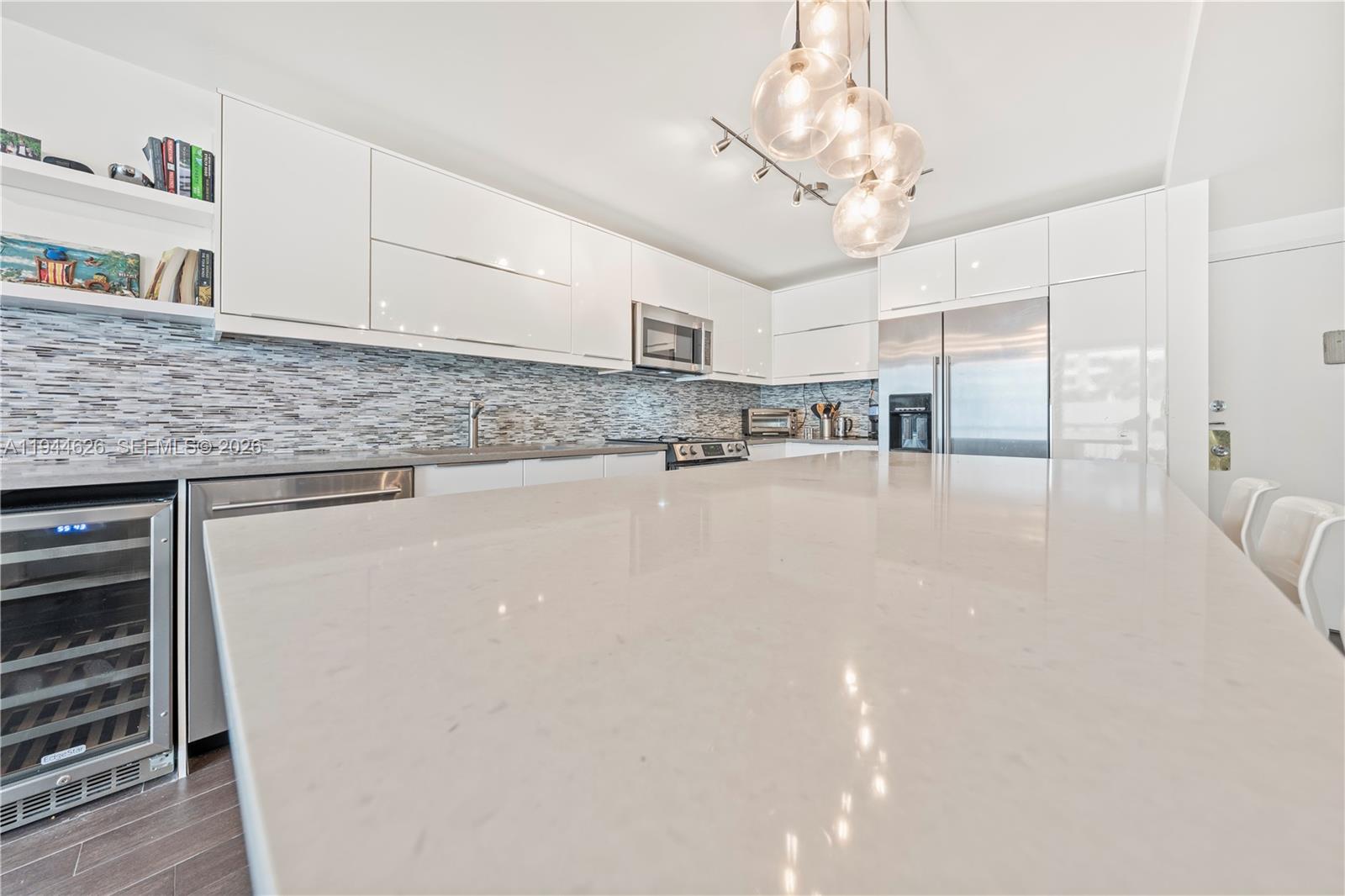 THE PRESIDENTIAL CONDO - Residential