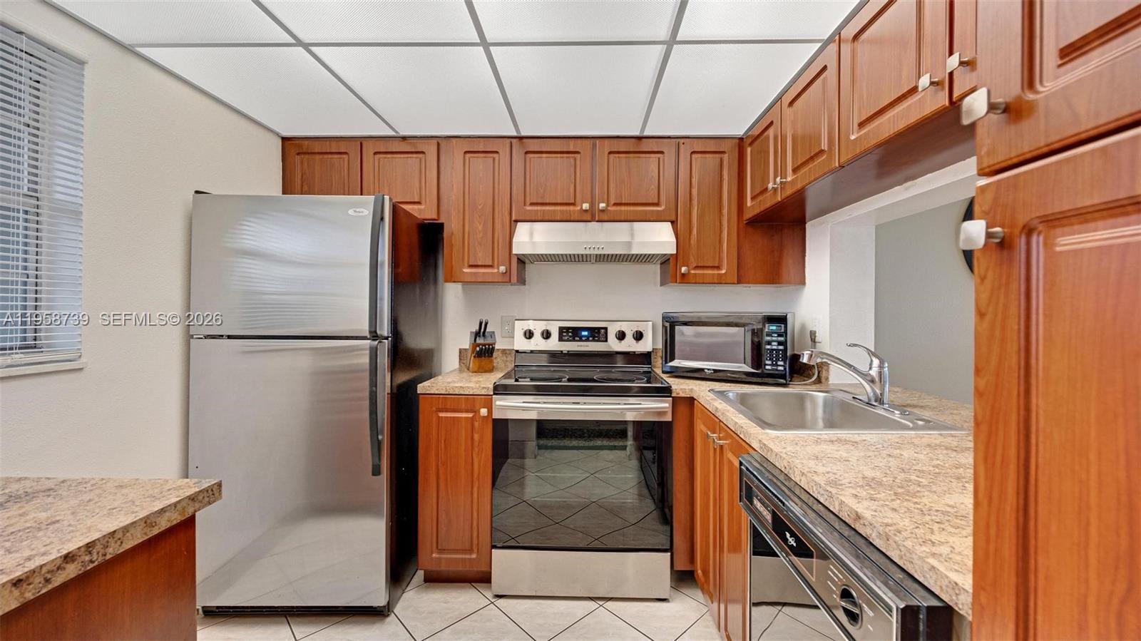 9460 Poinciana Pl 404