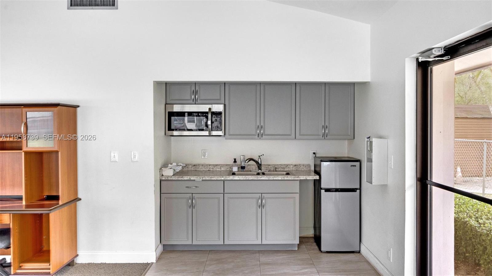 POINCIANA 6 OF PINE ISLAN - Residential